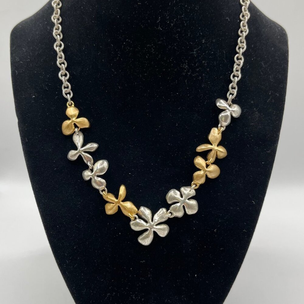 Everbloom Garland Necklace This necklace captures JM6072 BRIGHTON
